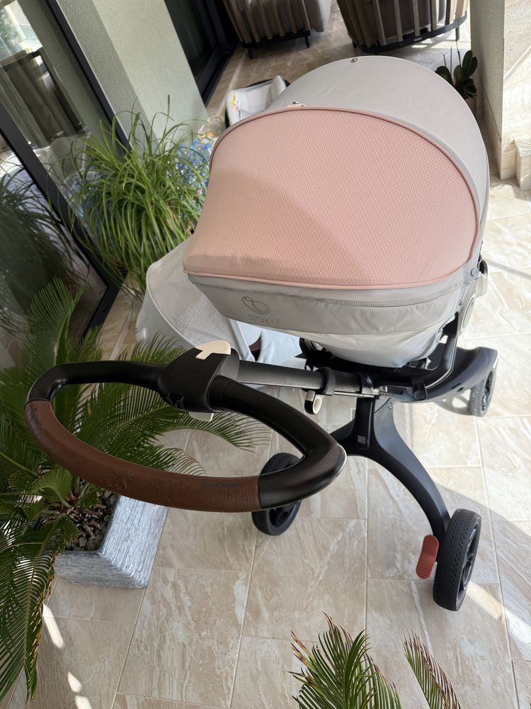 Бебешка количка Stokke Xplory, модел 2021 – розово/сиво