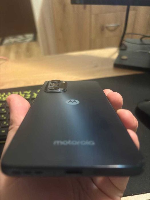 Продавам телефон Motorola Edge 30 8/256 Midnight Blue