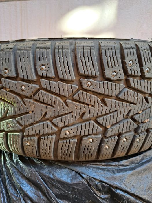 Продам шины Nokian