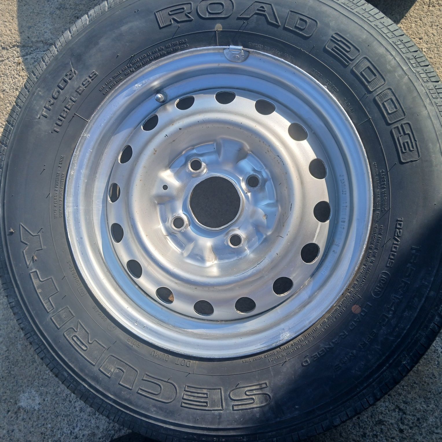 Джанти и гуми за Нисан 185 R 14 C
