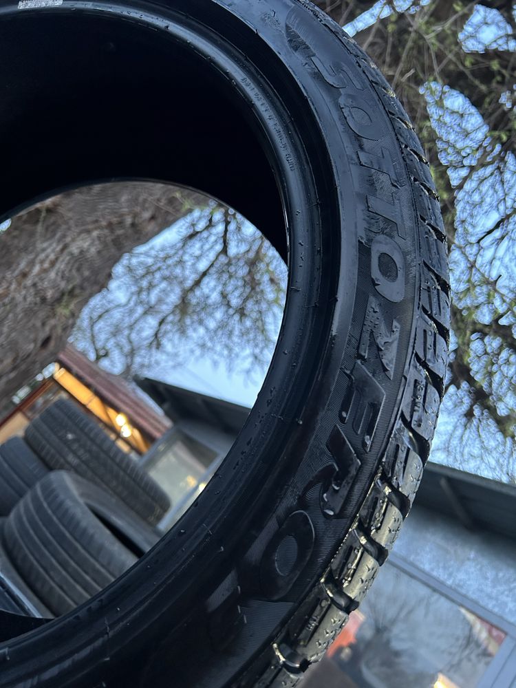 245/40/18 Pirelli 4 броя Зимни