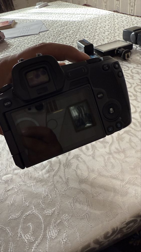 Canon eos r.