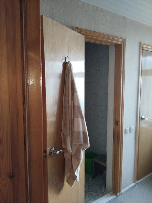 Продам 2 комнатную квартиру в спутнике-8. На втором этаже. Дом деревян