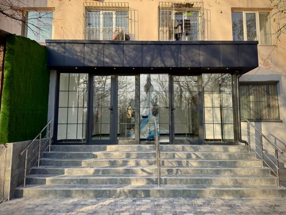 ул. Шахристон, помещения 90м² вдоль дороги с новым ремонтом