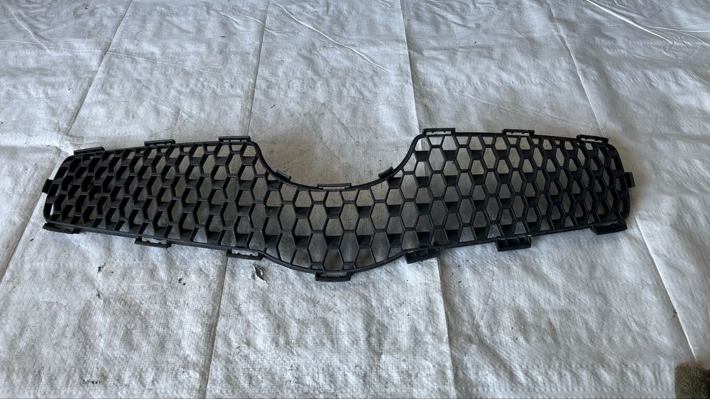 3 броя решетки Toyota Yaris 2005-2011