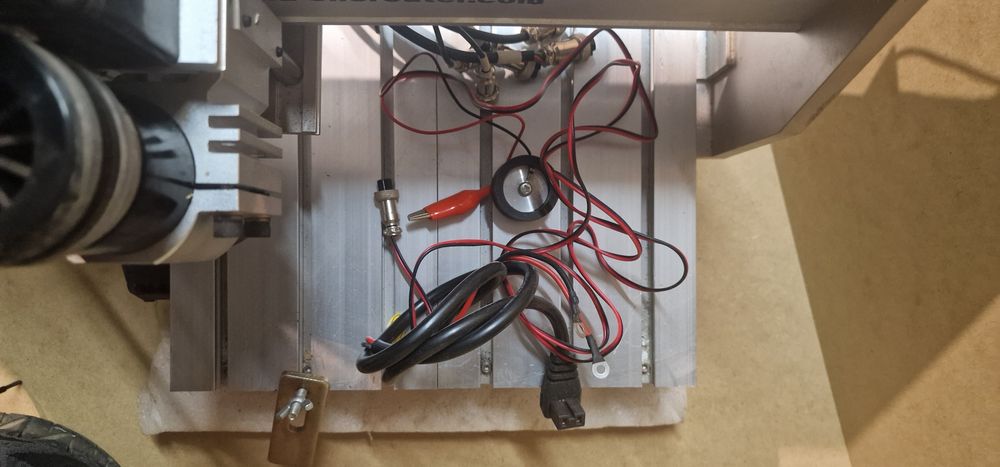 Masina de frezat CNC