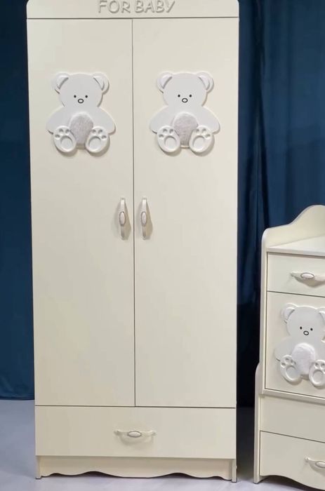 Детская кровать + шкаф