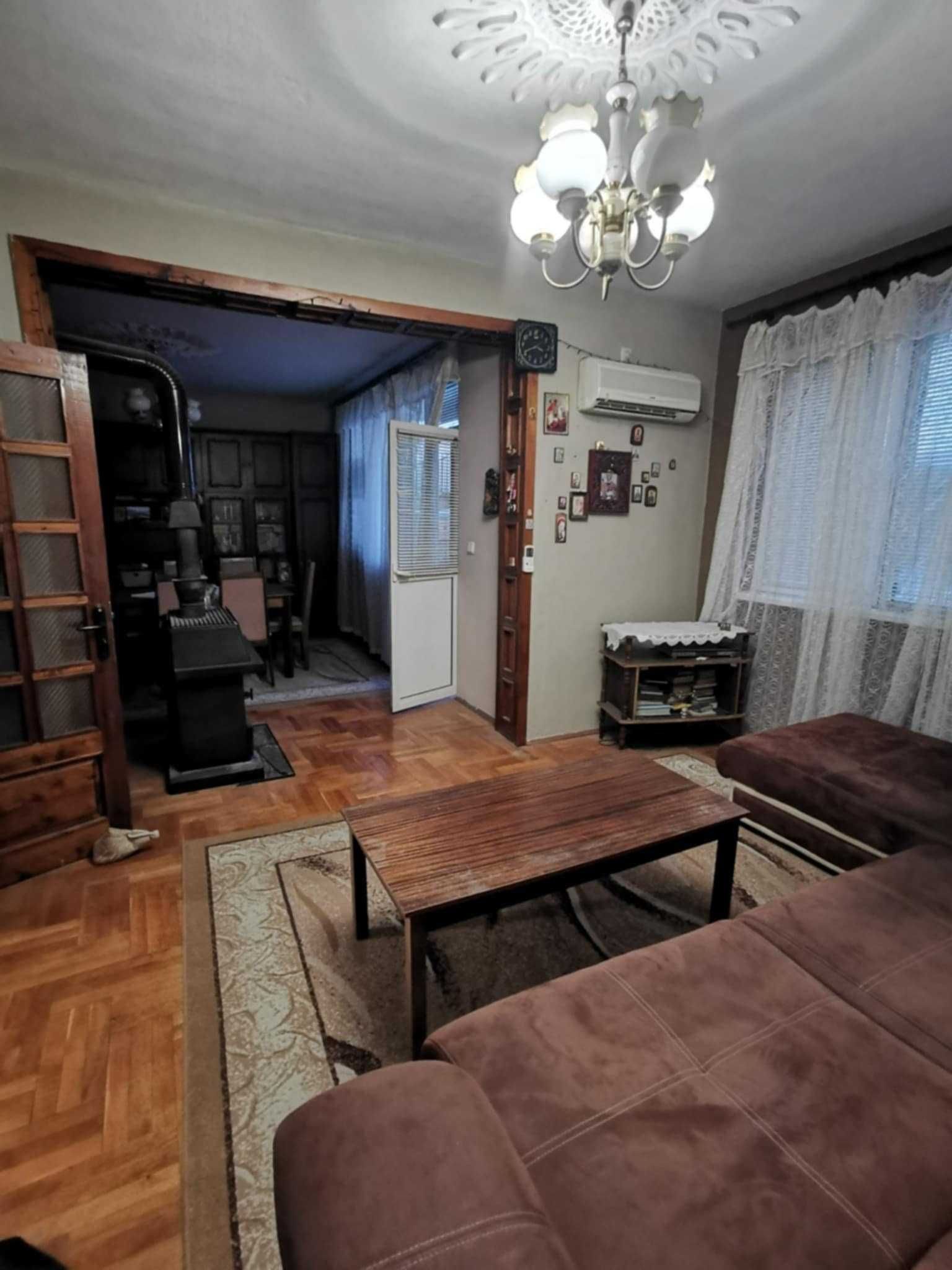 ПРОДАВАМ  къща велики преслав