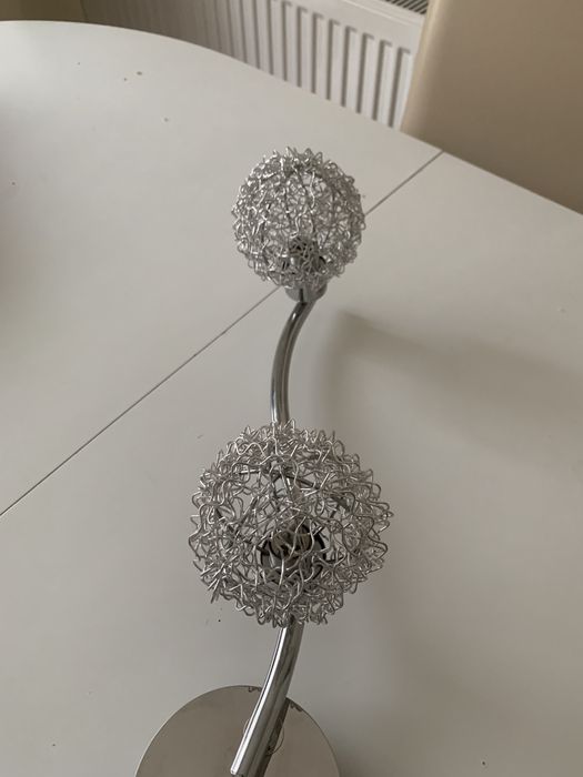 Lustra tavan eleganta