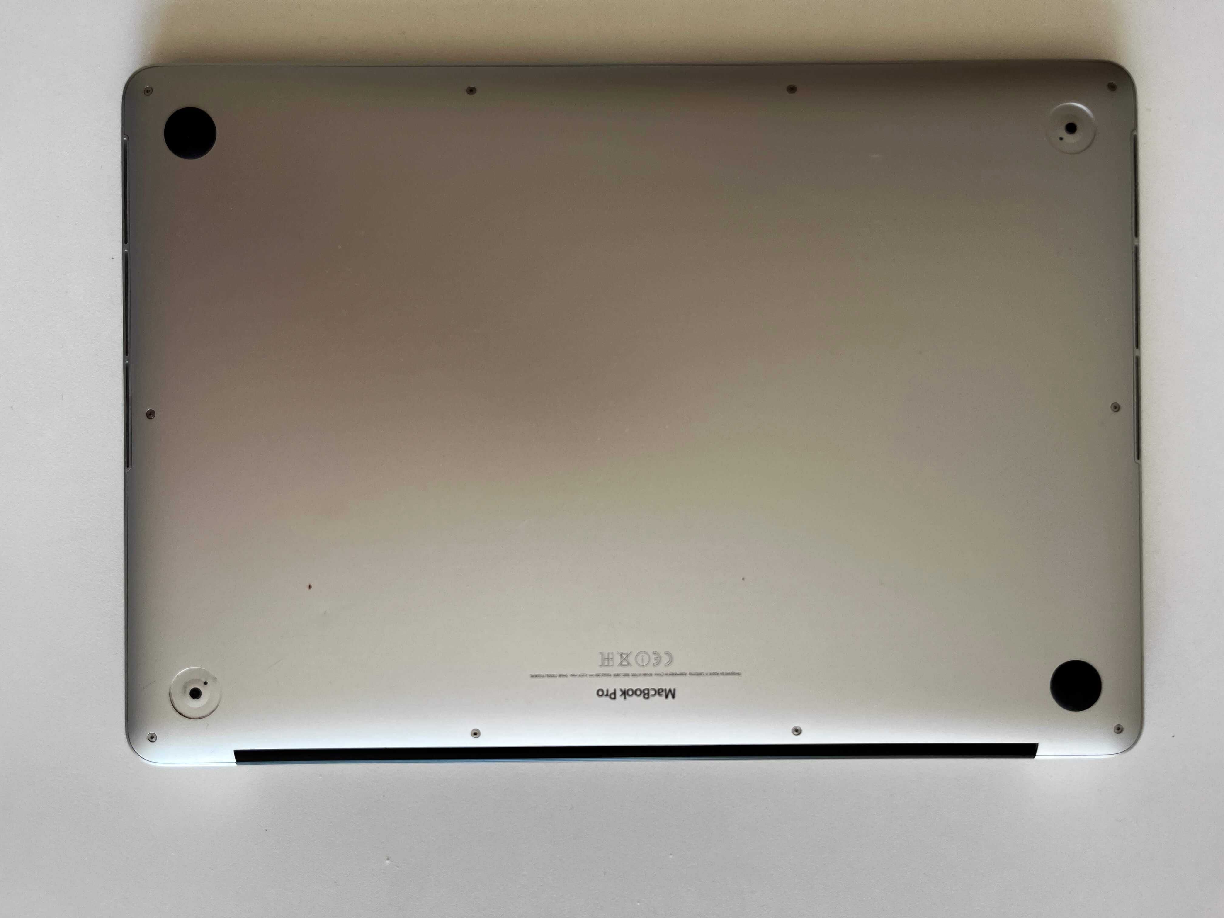 Macbook Pro (15", Retina, mid 2015) i7 2.2 GHz 16GB RAM 256 SSD
