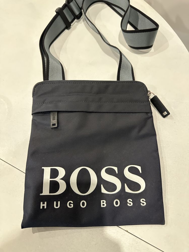 Чантичка Hugo Boss