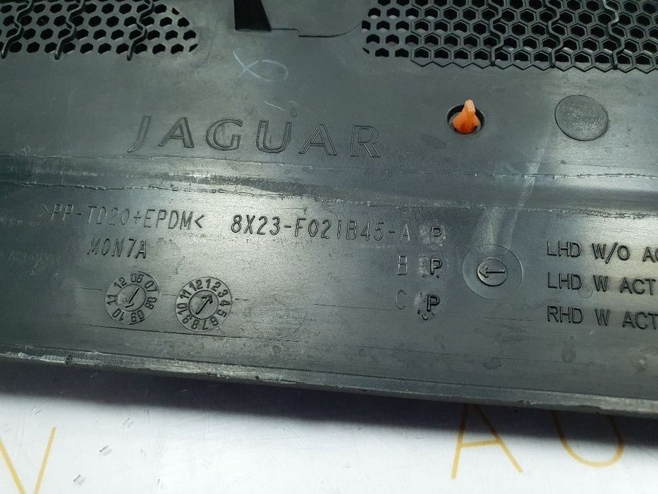 Grila stergator dreapta JAGUAR XF CC9_, X250 2008 - 2015 3.0 D AJV6D  8X23F021B45BP