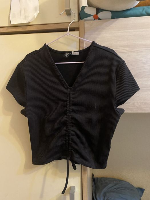 Футболки, майки, топики, штаны и прочее.