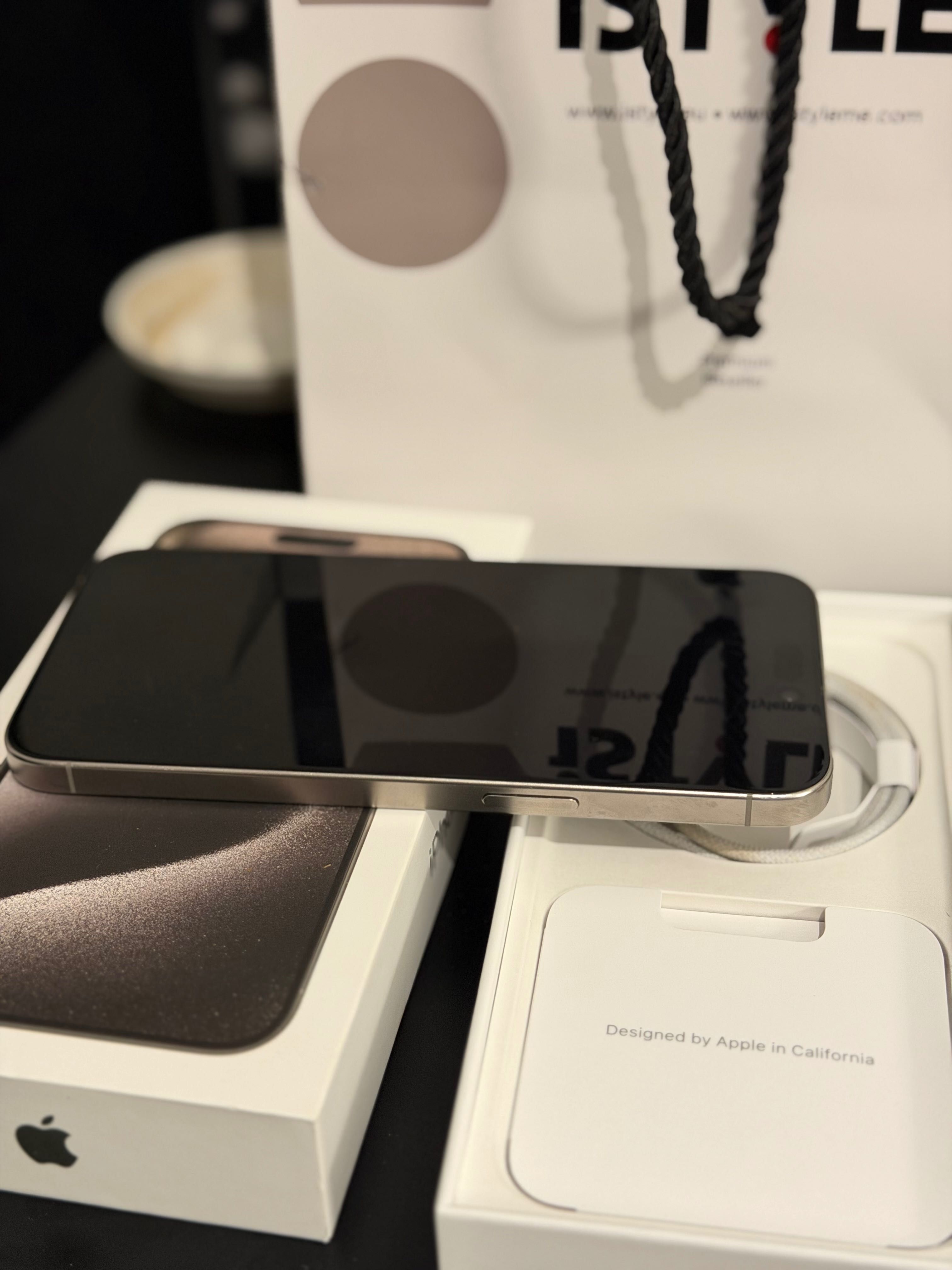 Apple İphone 15 pro max  гаранция