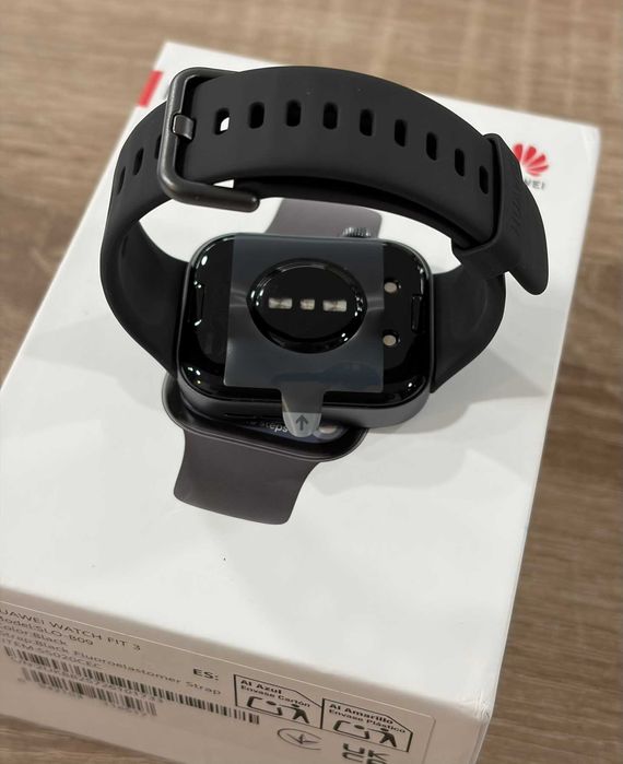 Смарт часовник HUAWEI WATCH FIT 3