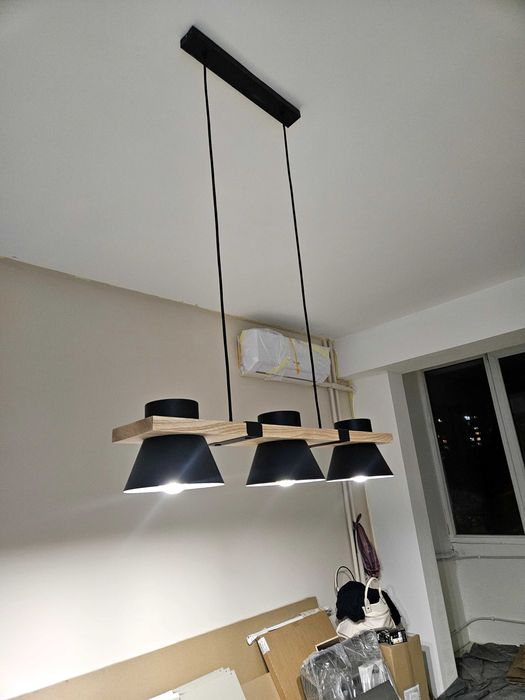 Полилей, висяща лампа EGLO в черно и дърво нов , заедно с крушките.