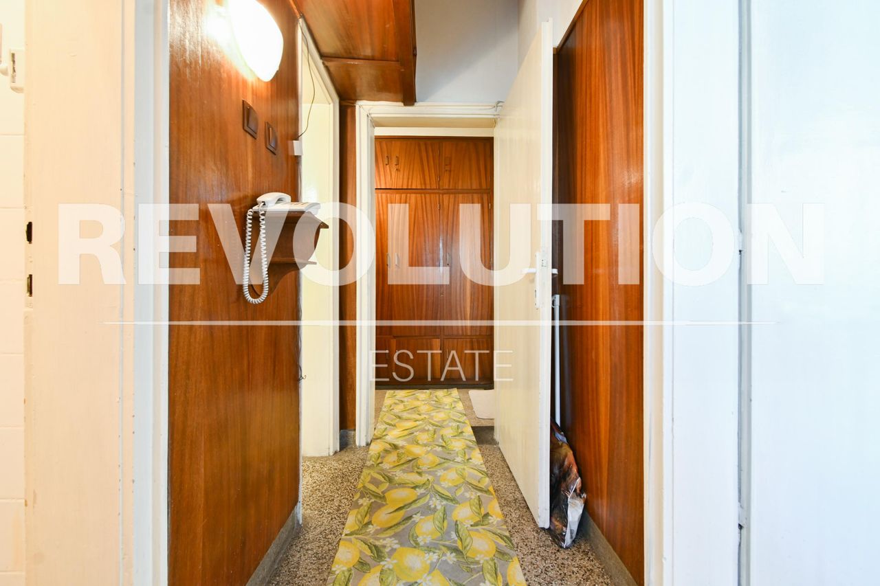 Продава се Тристаен апартамент в София, Център - 88 кв.м за 2955 €/кв.м - Снимка #13