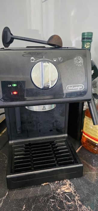 Продам рожковую кофеварку delonghi