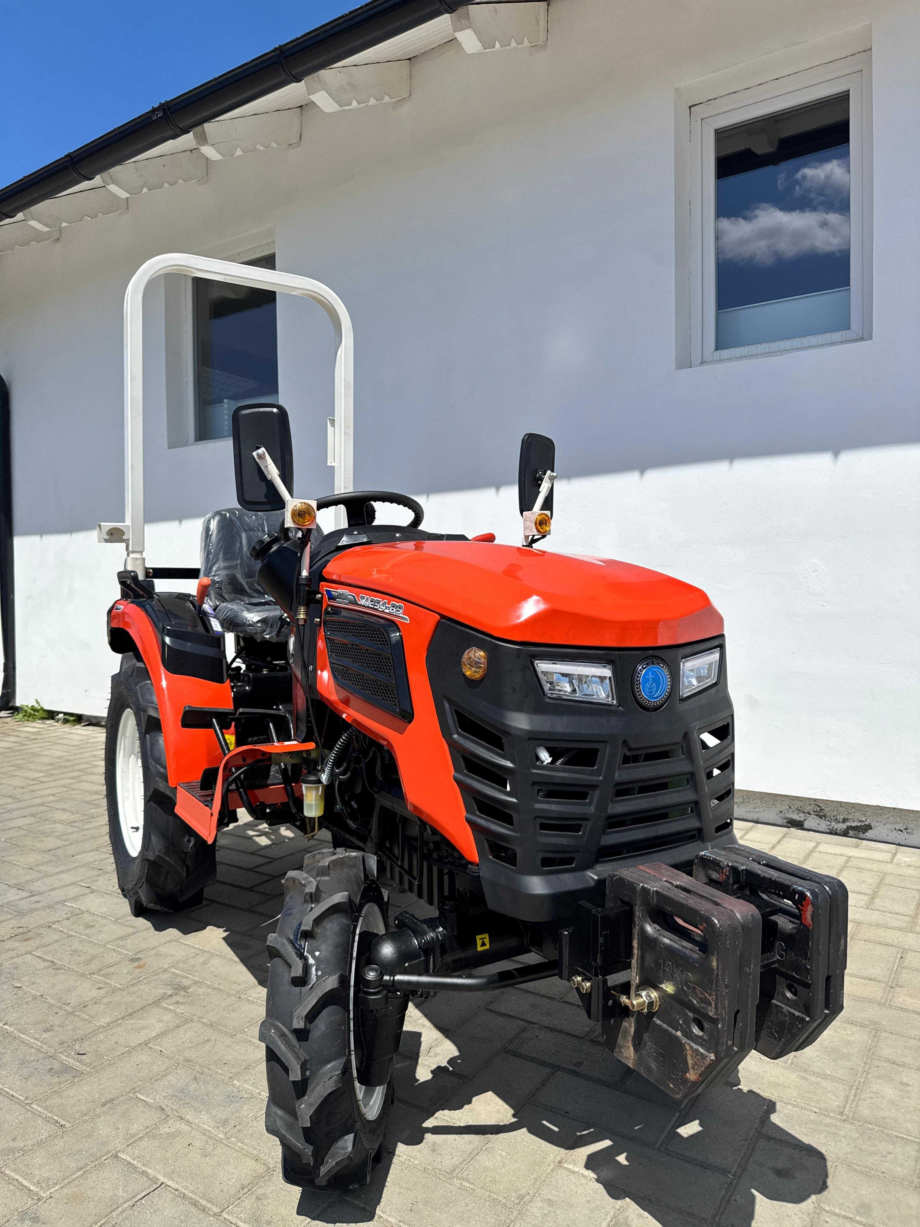 Tractor japonez LIDER 4×4 – 25 CP Diesel, 4 Cilindri Euro 5