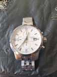 Часовник tissot автоматичен