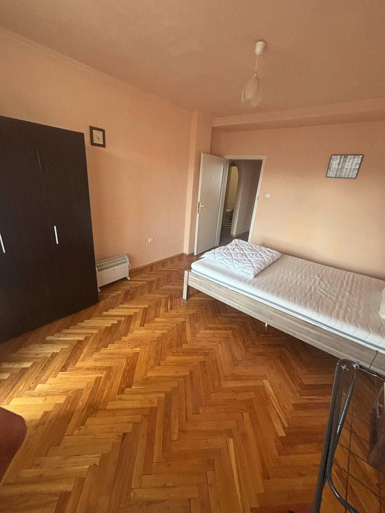 Дава се под наем Тристаен апартамент в София, Медицинска академия - 130 кв.м за 749 € - Снимка #5