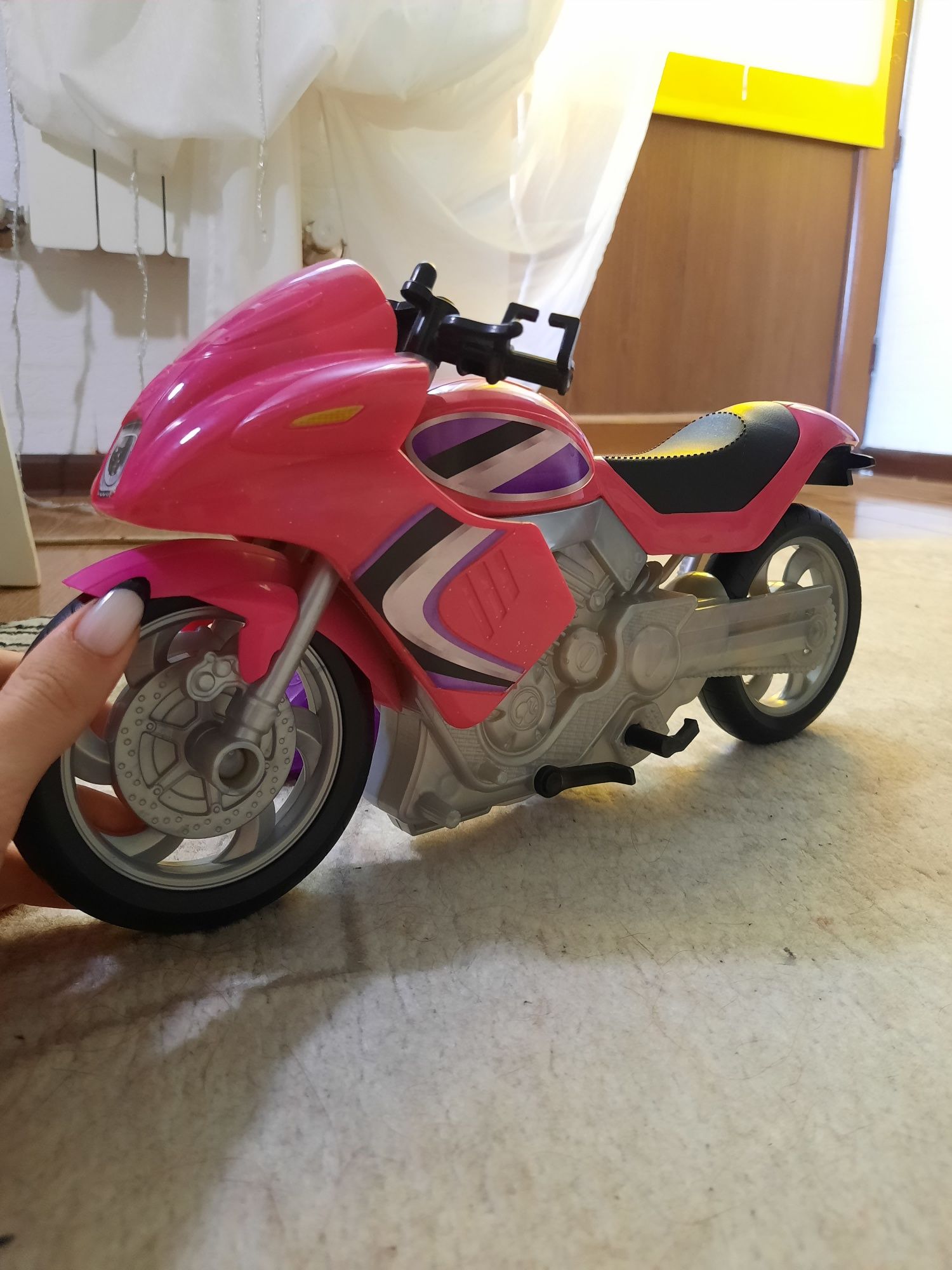 Кукла барби на мотоцикле