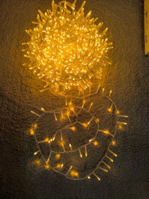 Instalație cu lumină caldă (1200 led-uri -24 m)