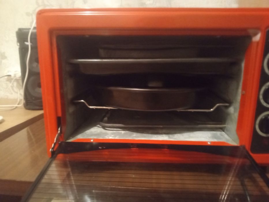 Электро духовка в отличном состоянии