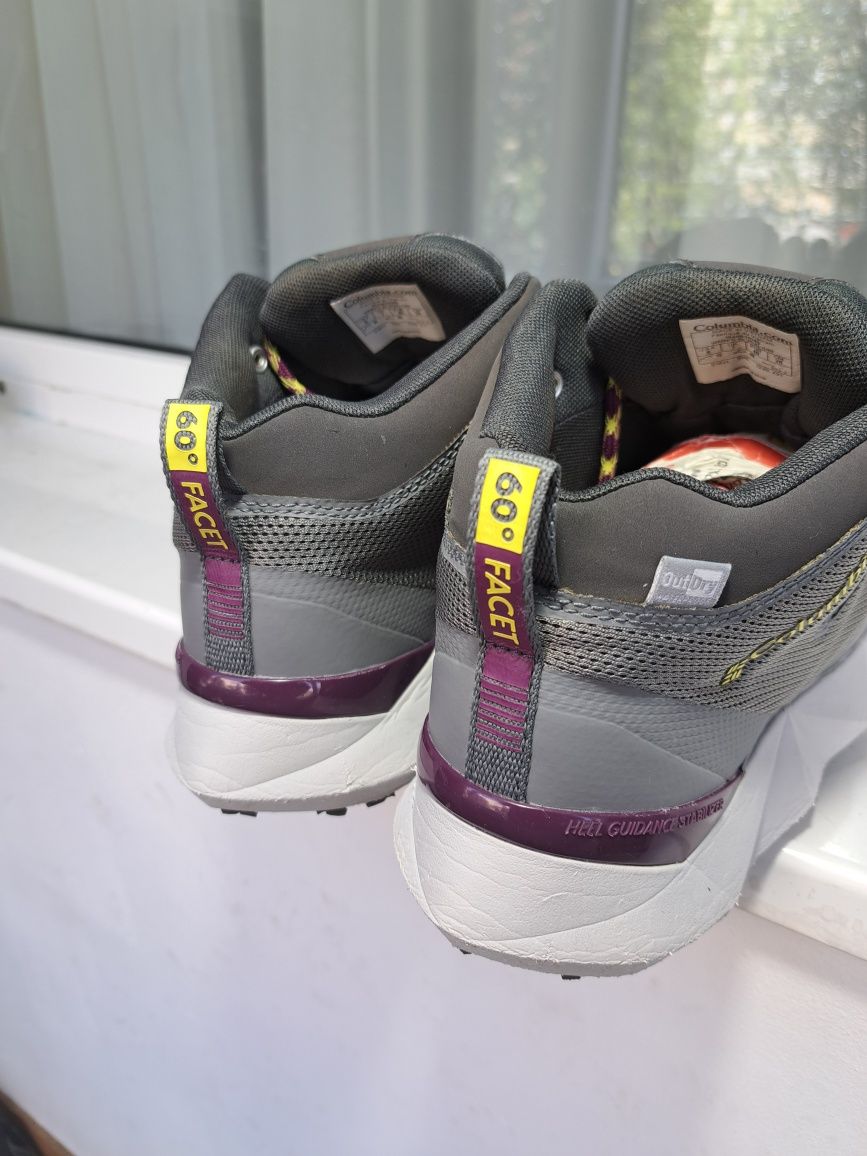 Vând pantofi sport Columbia originali nr 40