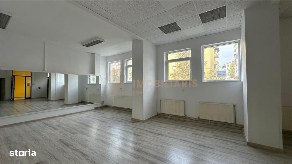 Spatiu comercial, Zona Muzeului de Mineralogie