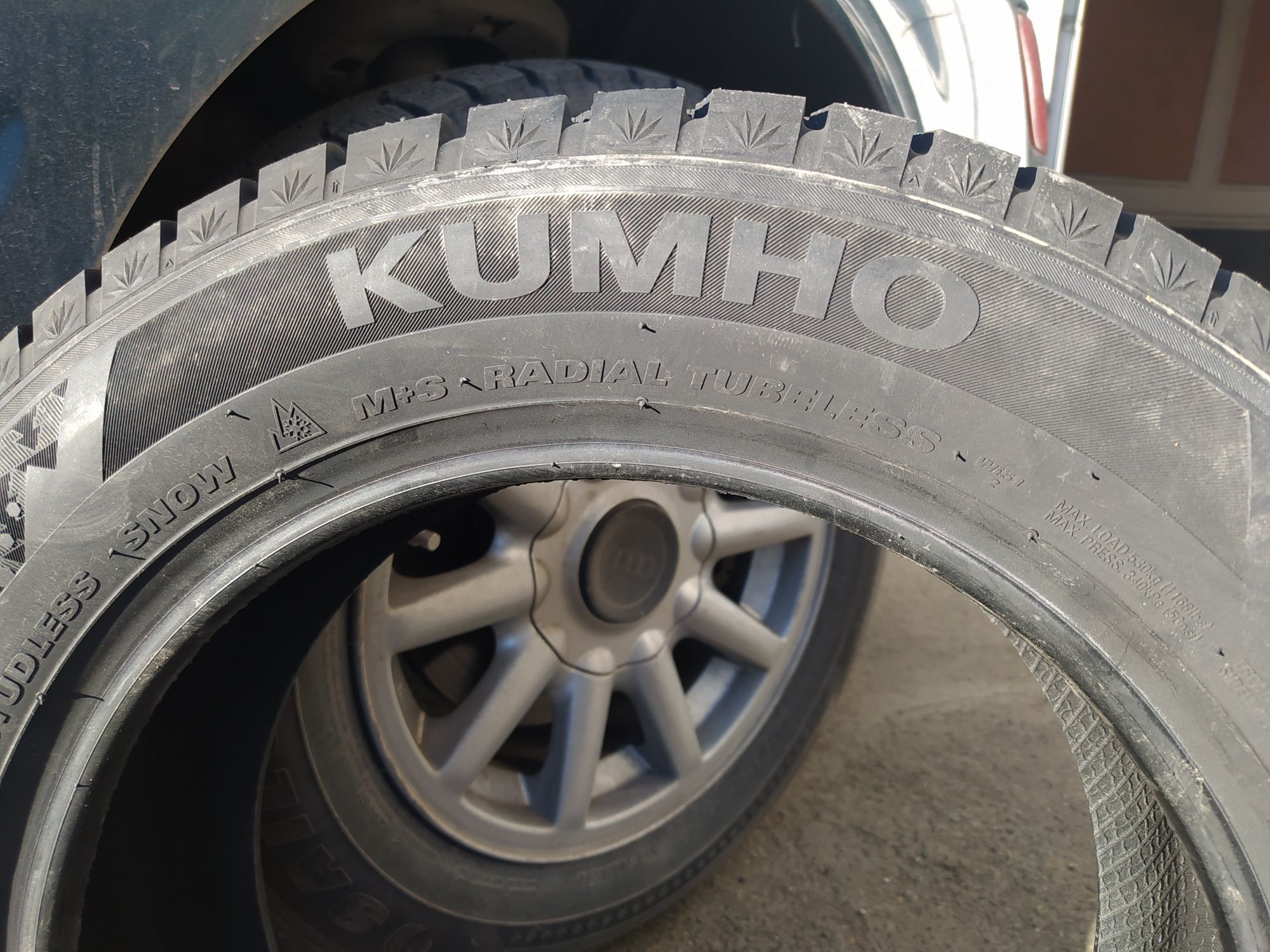 Kumho 185/60R14 WI51