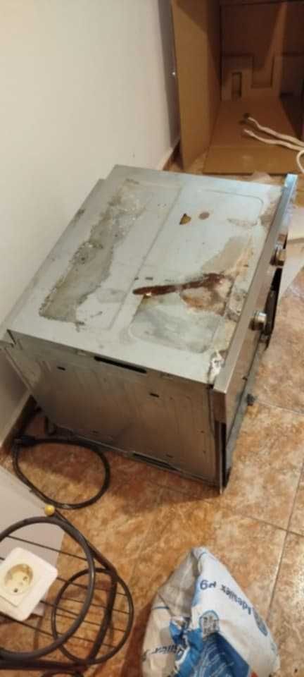 Фурна за вграждане Crown FCM 600A