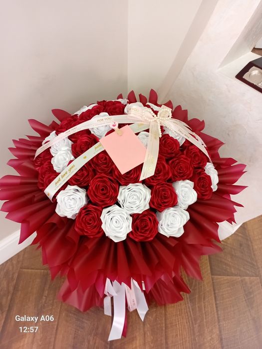 Розы из атласных лент ручной работы