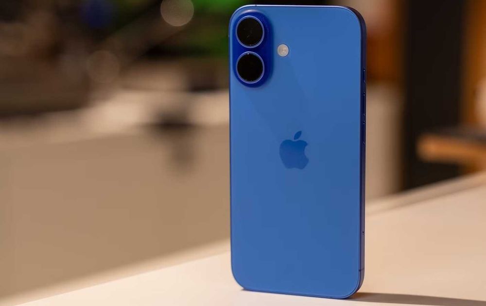 iPhone 16 256gb Ultramarine рассмотрю обмен на s25 Ultra 512
