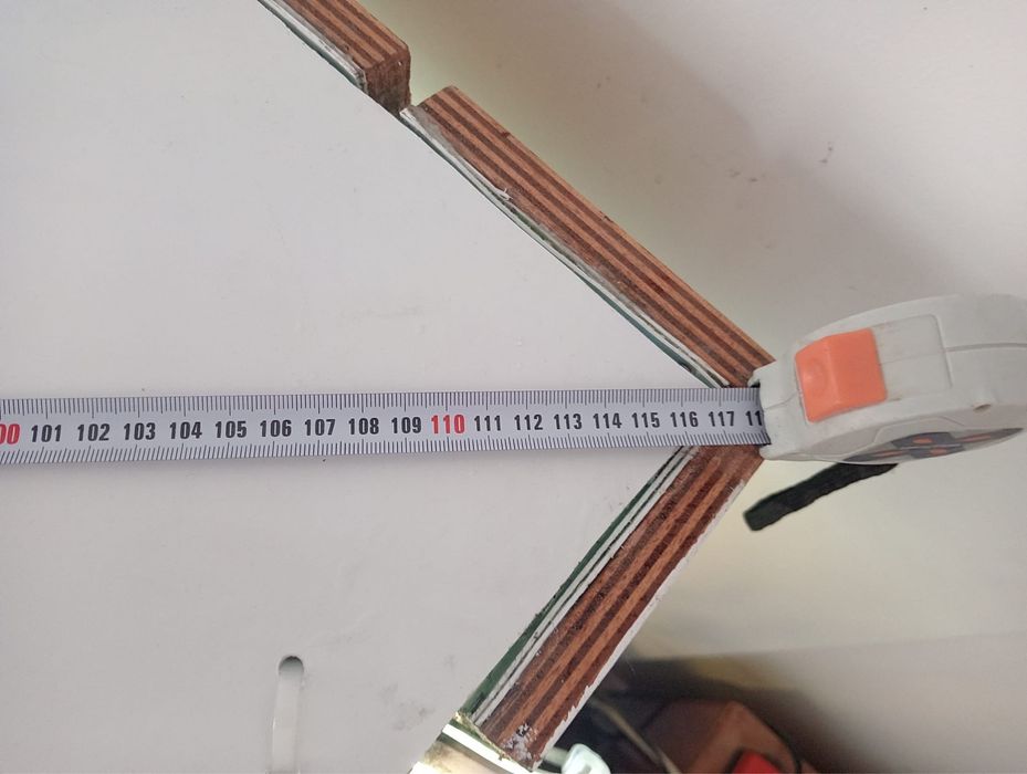 Vand Acvariu pe colt