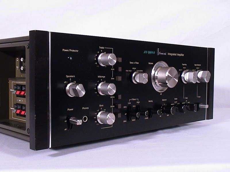 Усилитель SANSUI AU-9900 (выпущен в 1975 году)