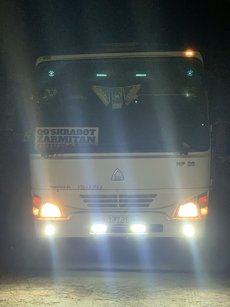 ISUZU NP26 Avtobus