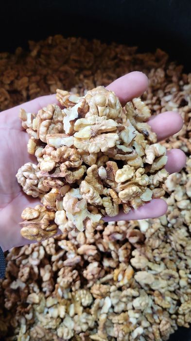 Miez de nucă uscată