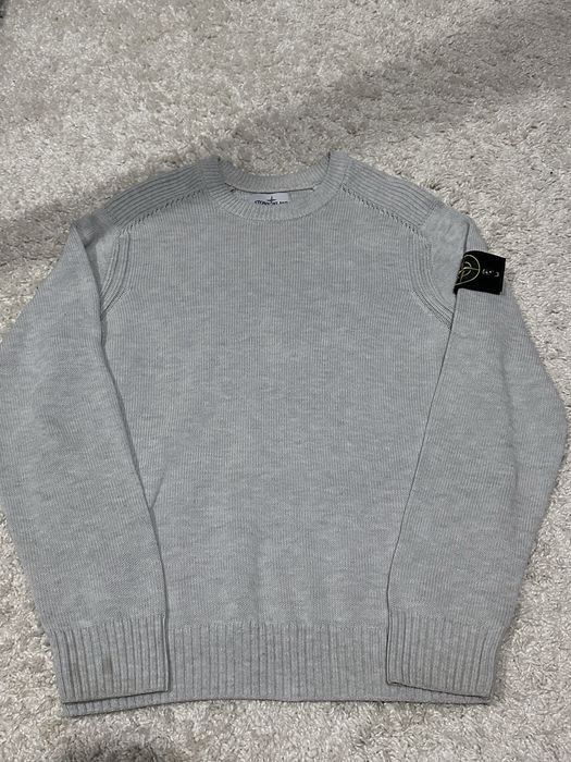 продам свитер stone island