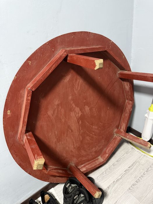 Продам круглый стол