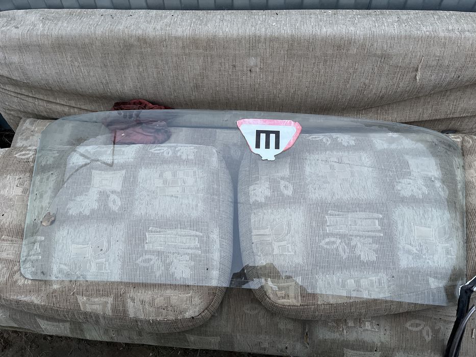 Задний стекло 2106