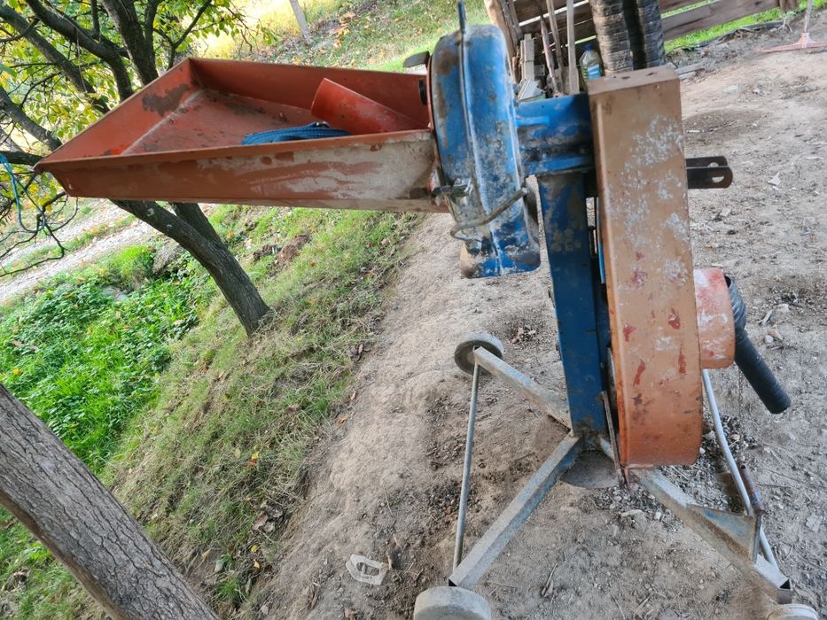 Moara cereale la priza tractorului