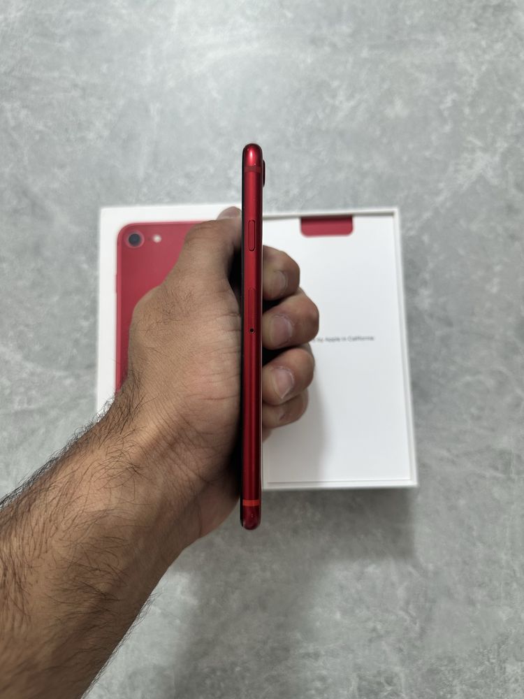 iPhone 8 64GB Red Product
