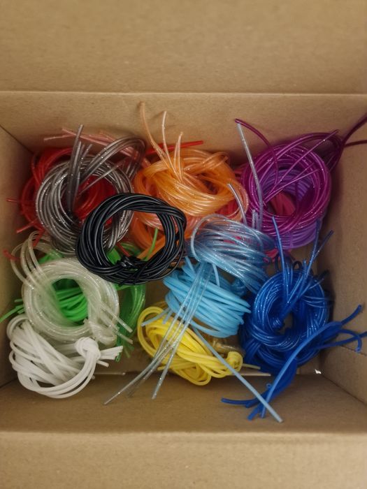 Fire de plastic pentru împletit brățări, brelocuri, etc.