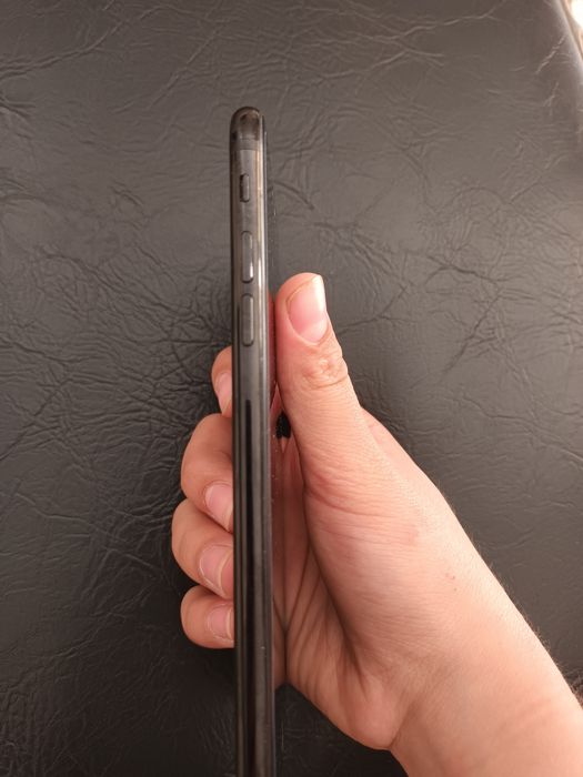 telefonul este bun doar că este avocat și prețul este ăsta