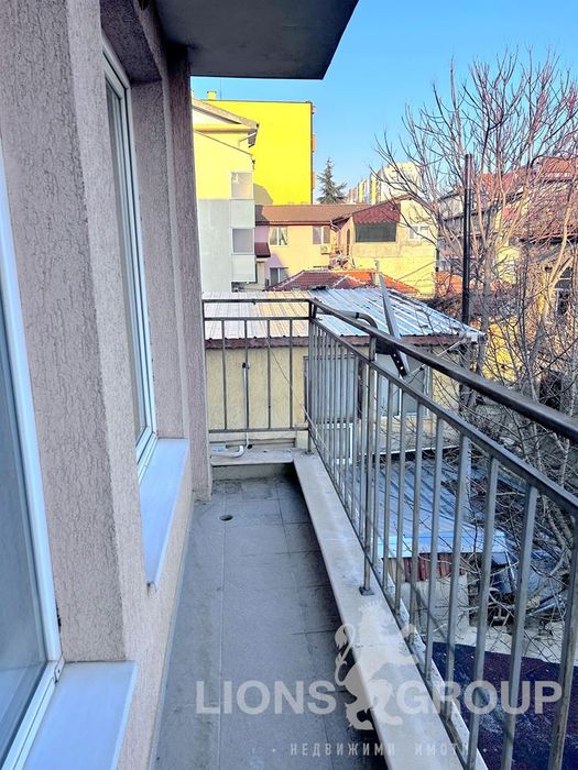 Продава се Тристаен апартамент в Варна, Христо Ботев - 80 кв.м за 2049 €/кв.м - Снимка #9