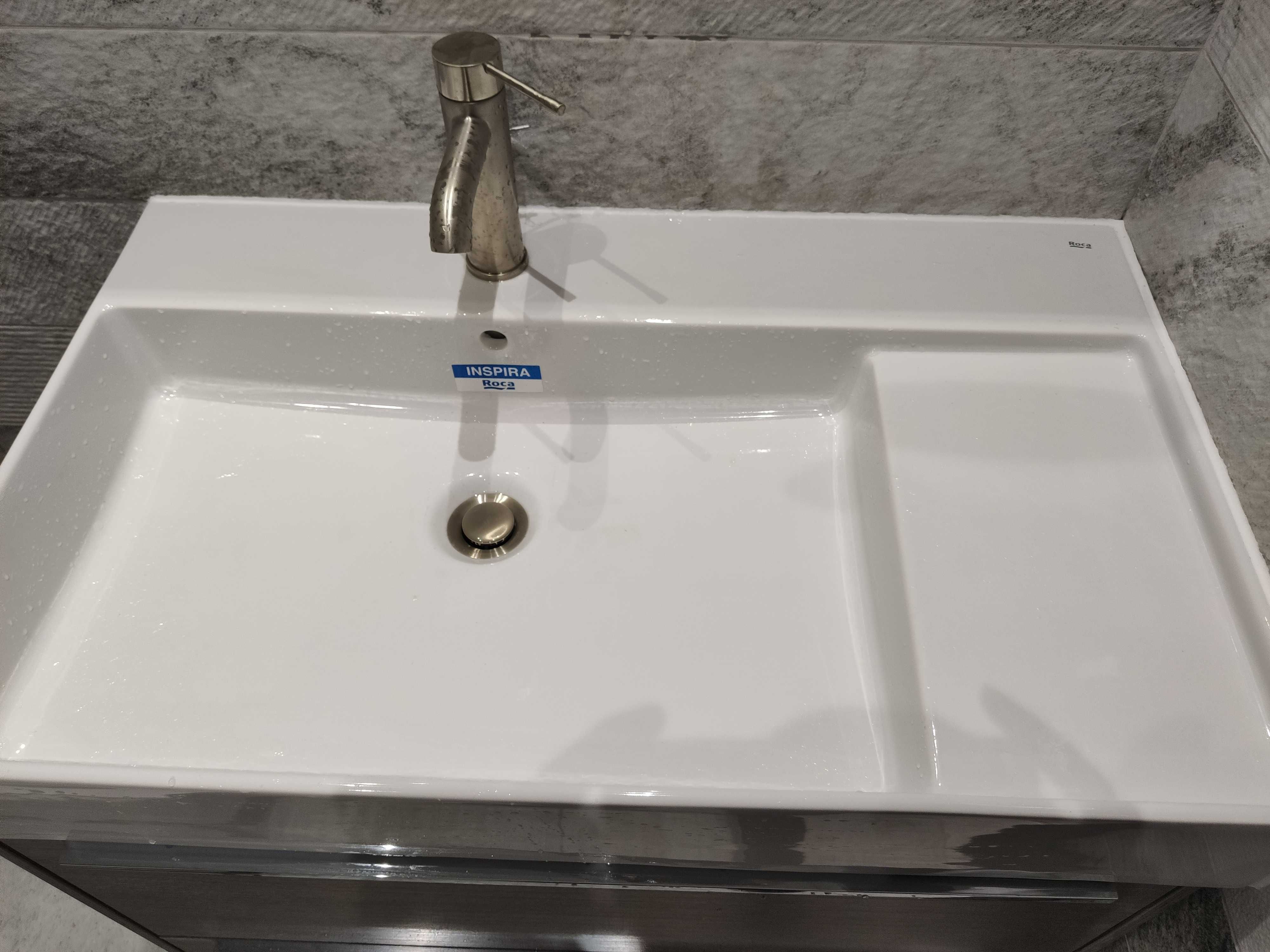 Комплект мивка за баня Roca