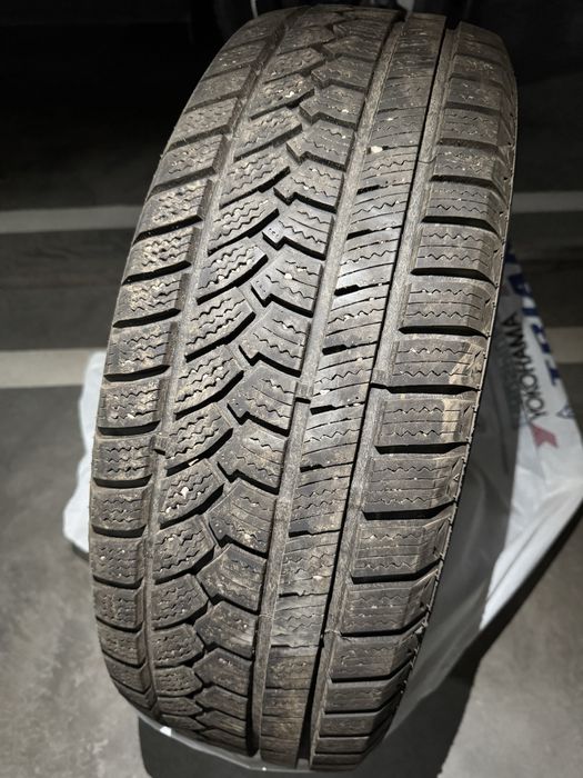 Продам зимнюю резину 235/60 R18