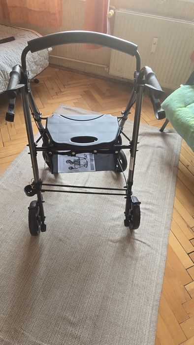 Ролатор за възрастни хора