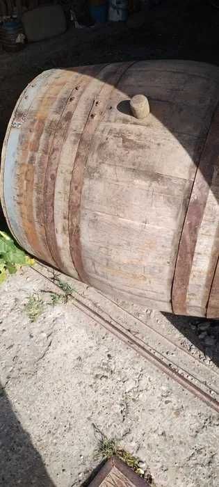 Vand 2 butoie de stejar pentru vin 250-280 litri fiecare
